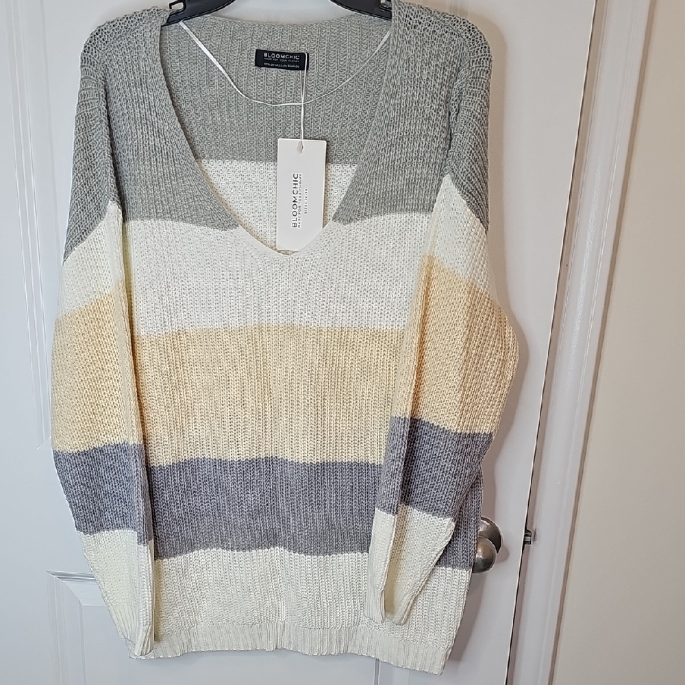 BloomChic V-Neck Sweater in Gray, Cream, and Tan Size 18-20 NWT